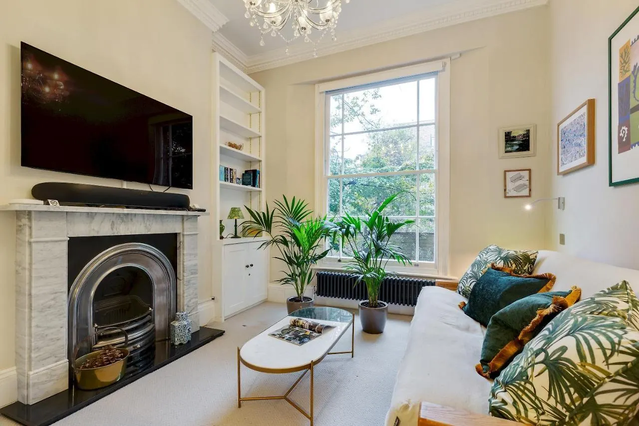 Bright Camberwell Georgian Apartment London United Kingdom