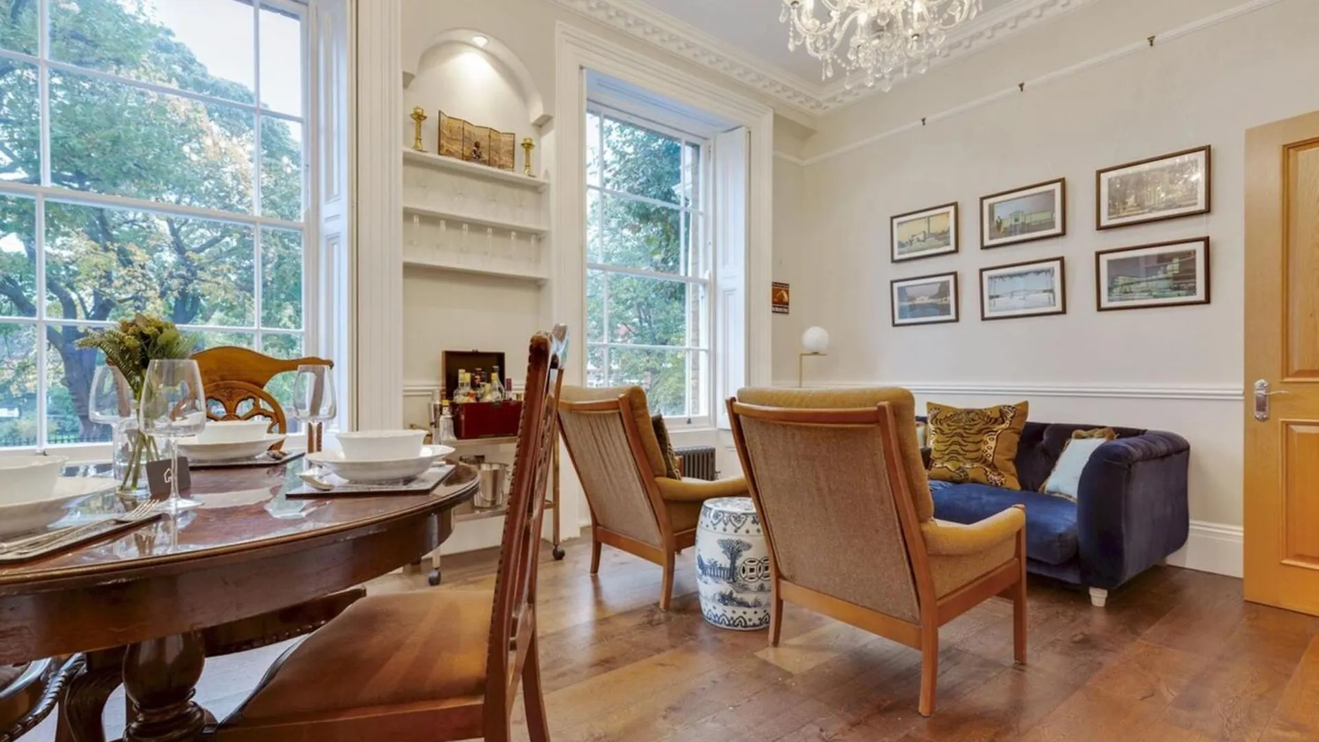 Bright Camberwell Georgian Apartment London
