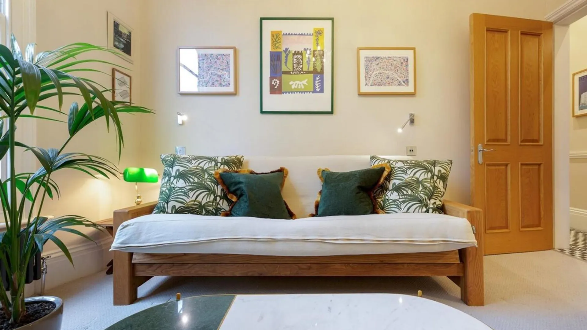 Bright Camberwell Georgian Apartment London United Kingdom